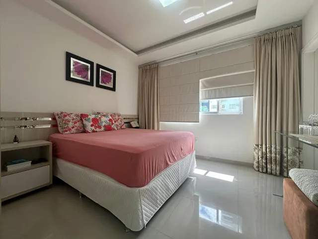 Imagem 8: Apartamento à Venda com 4 Suítes 197.7m² Privativos por R$ 2.850.000,00 Meia Praia de