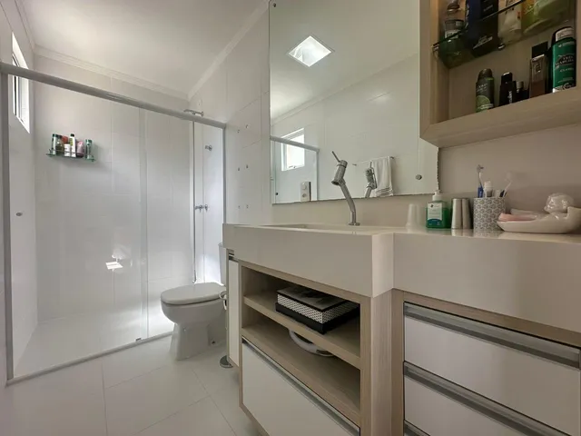 Imagem 7: Apartamento à Venda com 4 Suítes 197.7m² Privativos por R$ 2.850.000,00 Meia Praia de