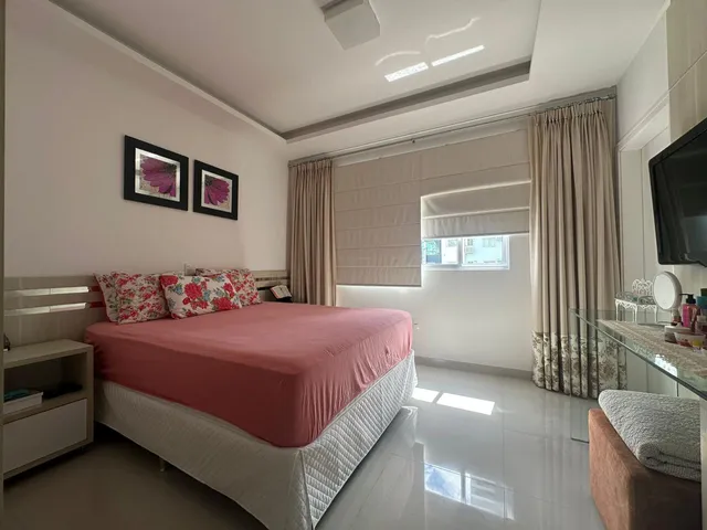 Imagem 6: Apartamento à Venda com 4 Suítes 197.7m² Privativos por R$ 2.850.000,00 Meia Praia de