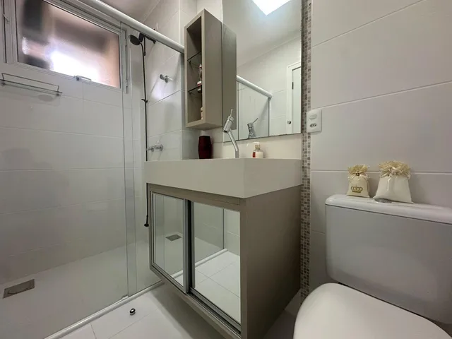 Imagem 11: Apartamento à Venda com 4 Suítes 197.7m² Privativos por R$ 2.850.000,00 Meia Praia de