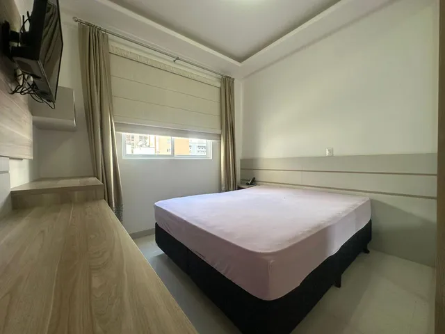 Imagem 13: Apartamento à Venda com 4 Suítes 197.7m² Privativos por R$ 2.850.000,00 Meia Praia de