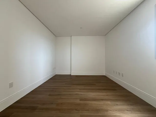 Imagem 15: Apartamento com Vista para o Mar À Venda com 243M² por R$ 3.645.000,00