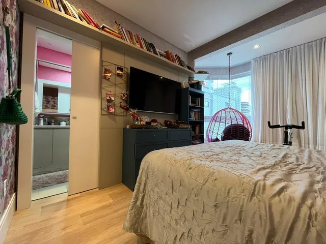 Imagem 15: Apartamento à Venda com 3 Suítes 145m² Privativos por R$ 1.699.000,00 Meia Praia de