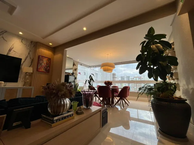 Imagem 2: Apartamento à Venda com 3 Suítes 145m² Privativos por R$ 1.699.000,00 Meia Praia de