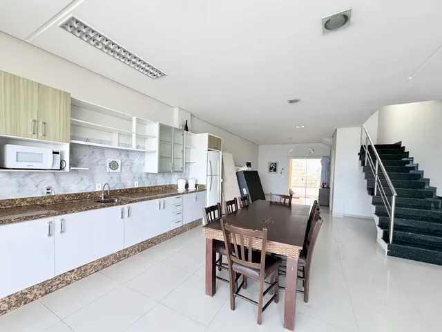Imagem 7: Casa À Venda em Porto Belo, Pereque, com 3 Quartos, 170M²