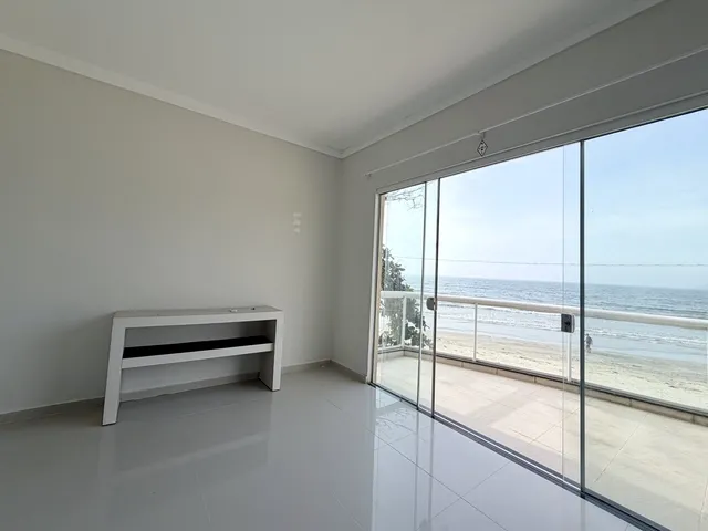 Imagem 2: Casa À Venda em Porto Belo, Pereque, com 3 Quartos, 170M²