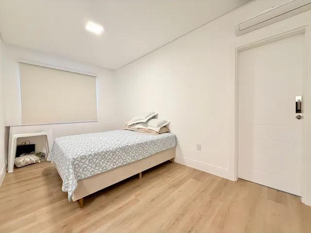 Imagem 13: Apartamento de Luxo À Venda em Itapema, Centro, com 4 Quartos, 160M²