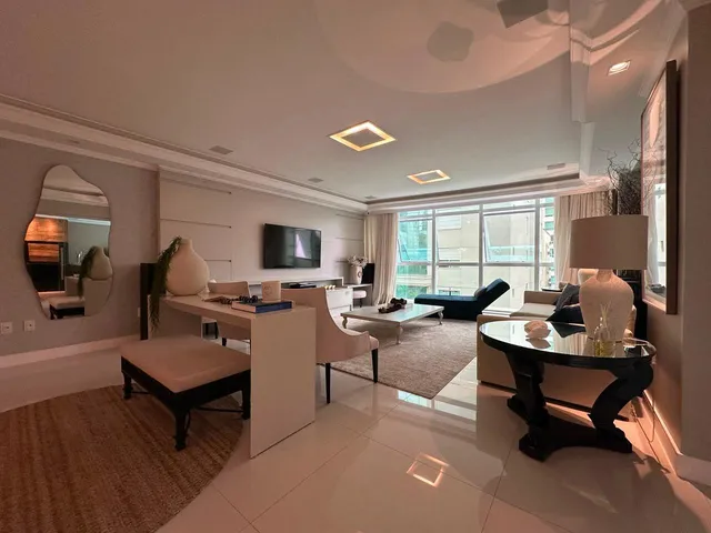 Imagem 3: Apartamento com Vista Mar à venda com 4 Suítes 281m² Privativos em Meia Praia de