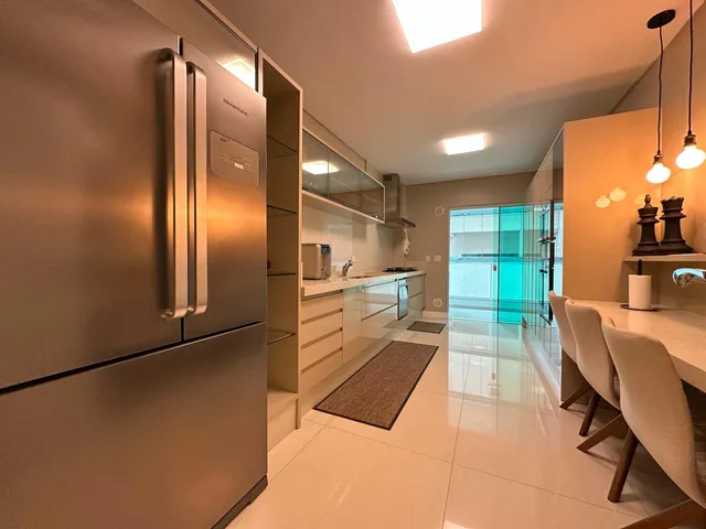 Imagem 10: Apartamento com Vista Mar à venda com 4 Suítes 281m² Privativos em Meia Praia de