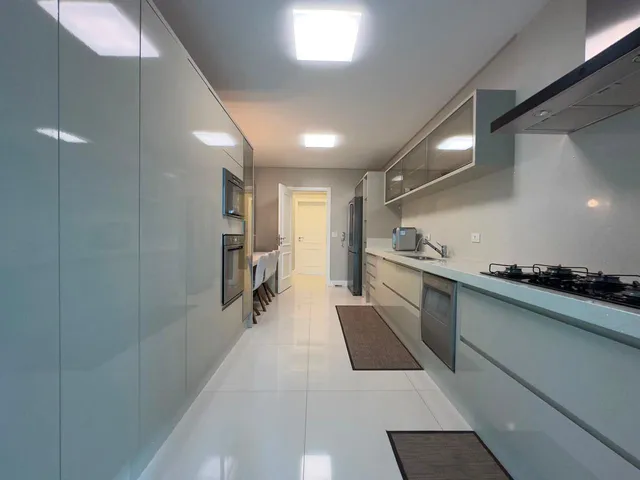 Imagem 11: Apartamento com Vista Mar à venda com 4 Suítes 281m² Privativos em Meia Praia de