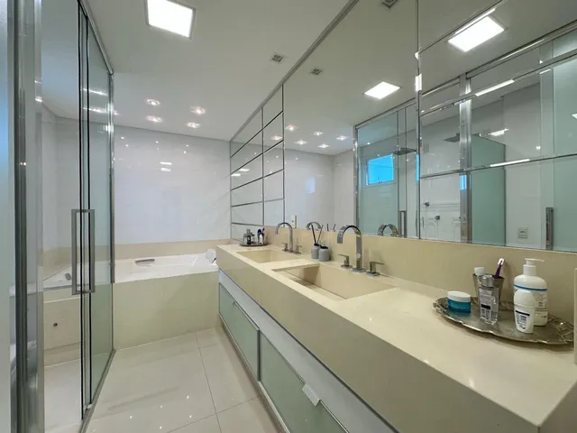 Imagem 14: Apartamento com Vista Mar à venda com 4 Suítes 281m² Privativos em Meia Praia de