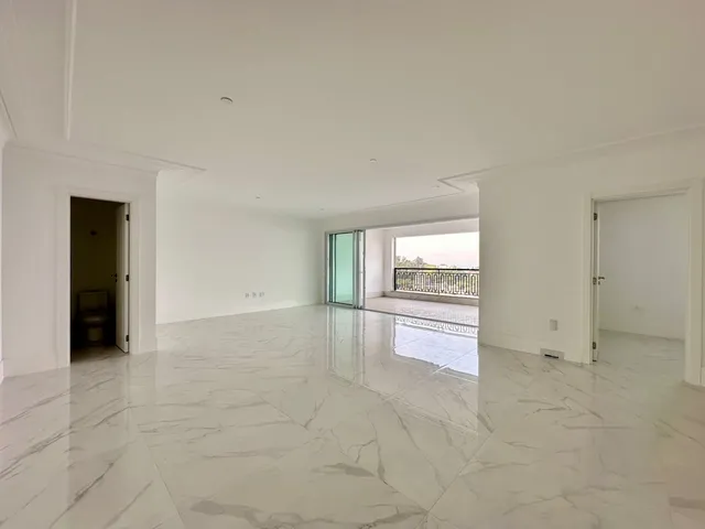 Imagem 3: Apartamento Vista Mar À Venda com 4 Suítes Sendo 1 Máster 190M² Privativos por R$ 3.900.000,00 Centro de Itapema Sc