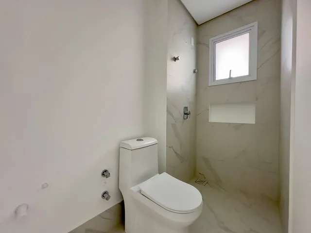 Imagem 16: Apartamento Vista Mar À Venda com 4 Suítes Sendo 1 Máster 190M² Privativos por R$ 3.900.000,00 Centro de Itapema Sc