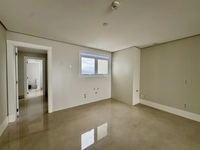Imagem 4: Apartamento à venda, com 4 Suítes Vista Mar 216.59m² Privativos em Balneário