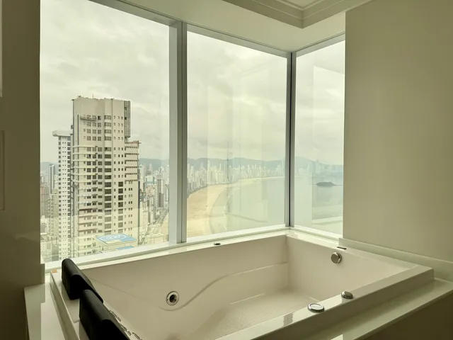 Imagem 11: Apartamento à venda, com 4 Suítes Vista Mar 216.59m² Privativos em Balneário