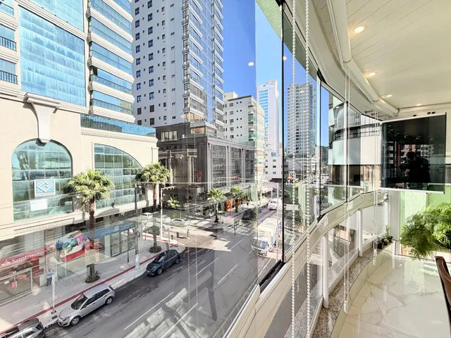 Imagem 3: Apto à venda MOBILIADO com 2 SUITES MAIS 1 SUITE MASTER , 176m² PRIVATIVOS QUADRA DO