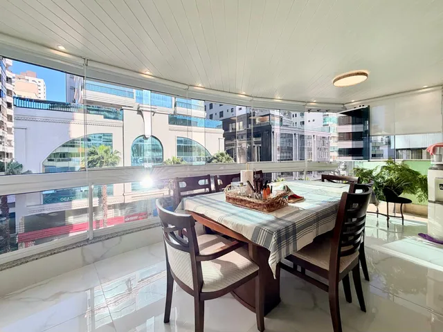 Imagem 2: Apto à venda MOBILIADO com 2 SUITES MAIS 1 SUITE MASTER , 176m² PRIVATIVOS QUADRA DO