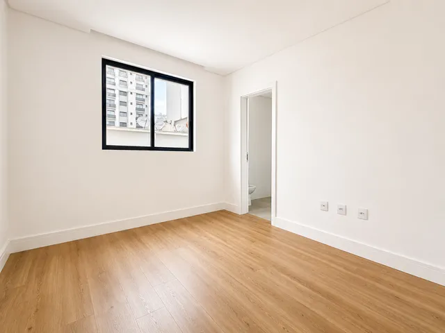 Imagem 3: Apartamento à venda com 3 Suítes 103m² Privativos por R$ 1.280.000,00 em Meia Praia de