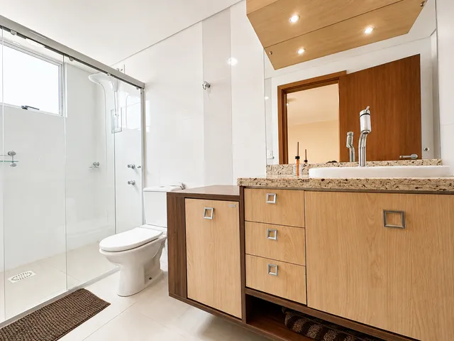 Imagem 15: Apartamento À Venda com 3 Suítes 212M² Privativos por R$ 3.550.000,00 em Meia Praia de Itapema Sc