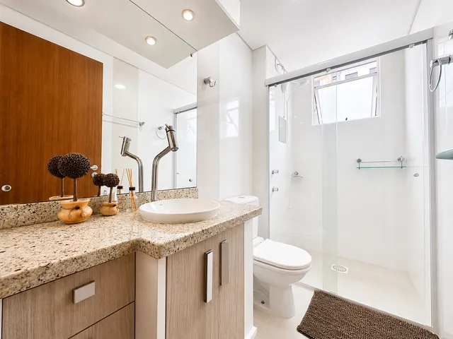 Imagem 6: Apartamento À Venda com 3 Suítes 212M² Privativos por R$ 3.550.000,00 em Meia Praia de Itapema Sc
