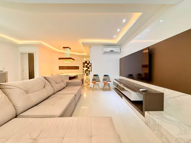 Imagem 10: Apartamento com vista para o mar à venda com 03 Suítes 202m² Privativos por R
