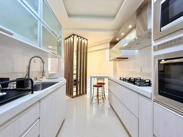 Imagem 12: Apartamento com vista para o mar à venda com 03 Suítes 202m² Privativos por R