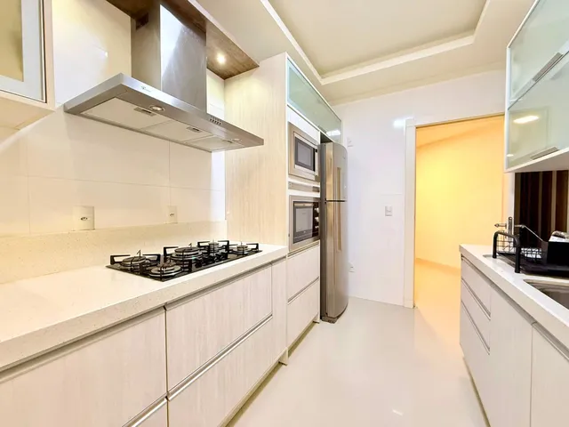Imagem 13: Apartamento com vista para o mar à venda com 03 Suítes 202m² Privativos por R