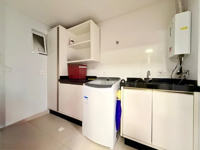 Imagem 3: Apartamento à venda com 170m² com 3 Dorm. sendo 1 suítes Master Mobiliado com 2 vagas