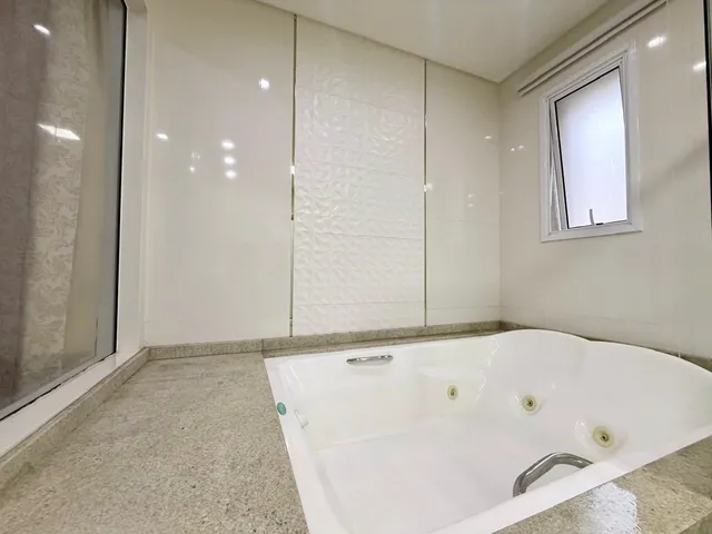 Imagem 15: Apartamento à venda com 170m² com 3 Dorm. sendo 1 suítes Master Mobiliado com 2 vagas