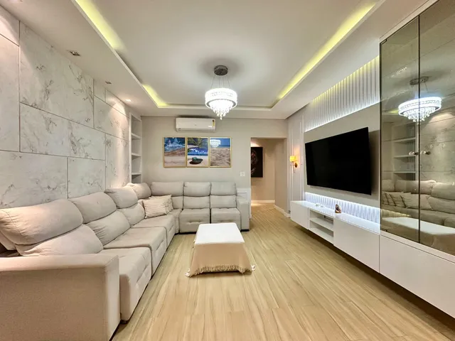 Imagem 2: Apartamento à venda com 135m² com 3 suítes mobiliado em Meia Praia por R$ 2.200.000,00