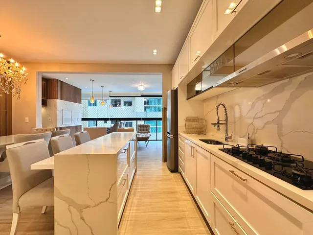 Imagem 12: Apartamento à venda com 135m² com 3 suítes mobiliado em Meia Praia por R$ 2.200.000,00