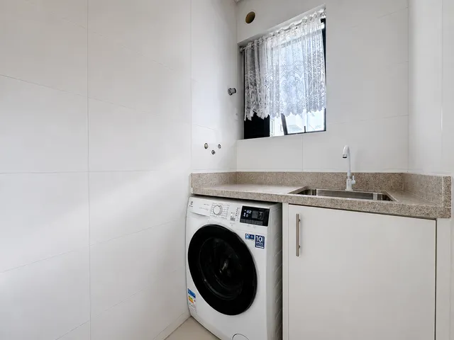 Imagem 3: Apartamento à venda em Itapema, Meia praia, com 2 quartos, 76m²