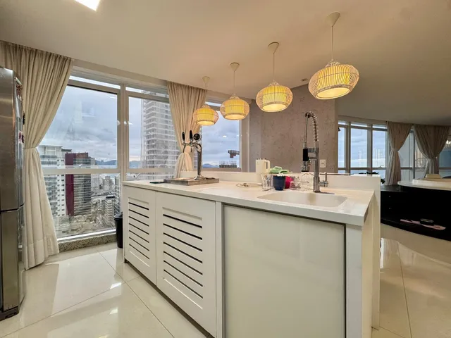 Imagem 9: Cobertura duplex com vista para o mar à venda com 476m² por R$ 8.000.000,00