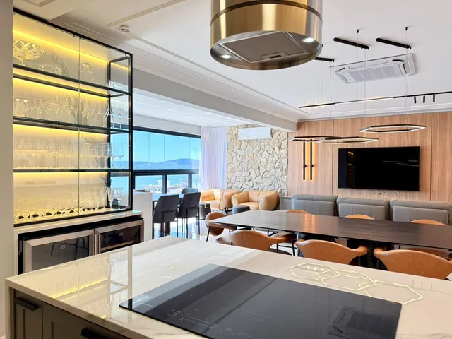 Imagem 15: Apartamento com vista para o mar à venda com 180m² finamente mobiliado na Meia Praia