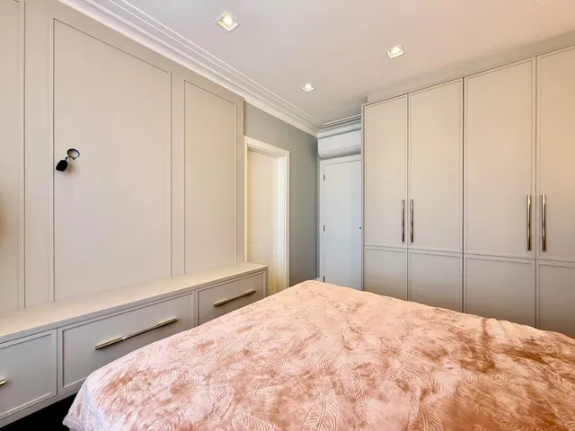 Imagem 14: Apartamento com vista para o mar à venda com 180m² finamente mobiliado na Meia Praia