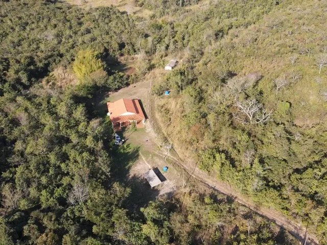 Imagem 3: Chácara de 24.000 m² à venda em Uberlândia-MG - Oásis de tranquilidade e conforto!