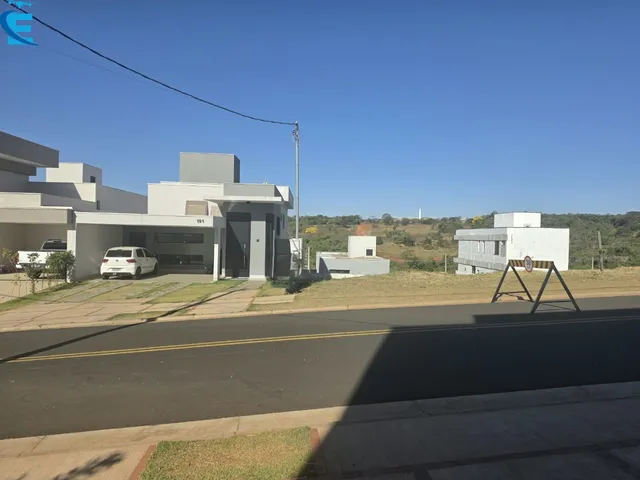 Imagem: Terreno de 277 m² no Condomínio Fechado