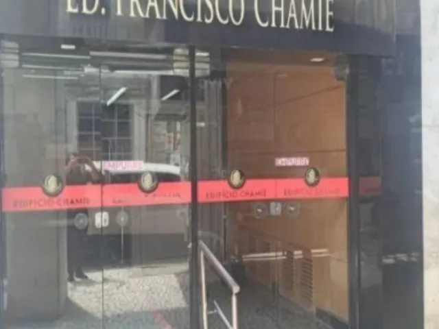 Imagem 2: Salas comerciais com 200 m² no coração do centro comercial de Belém