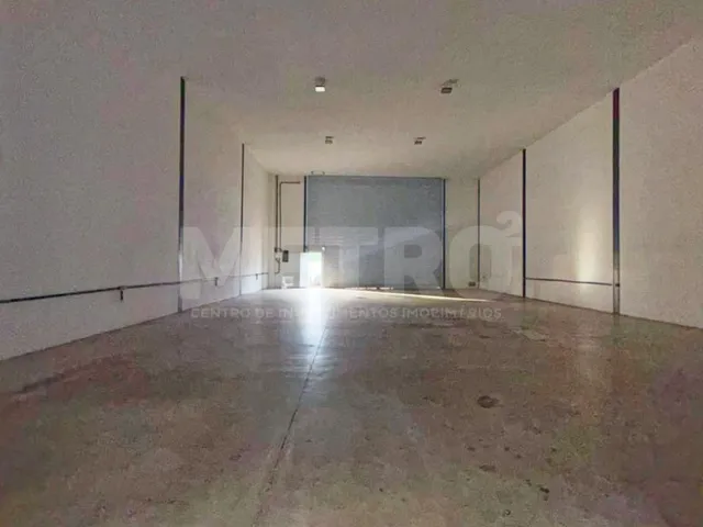 Imagem: Galpão com 200m para locação na Av. 7