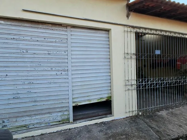 Imagem: Casa com 2 Quartos, Ponto Comercial e Cozinha