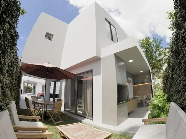 Imagem 8: Conforto e Espaço: Casa com 3 Suítes e Garden Privativo