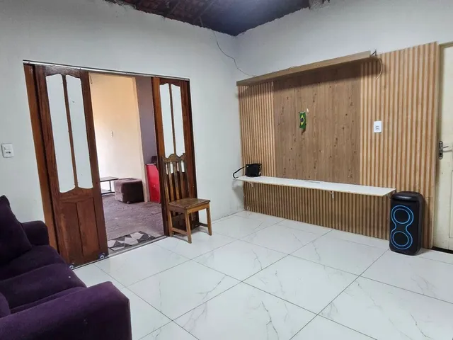 Imagem 4: Casa com Sala Ampla, Garagem e Espaço Comercial na Passagem Bom Jesus