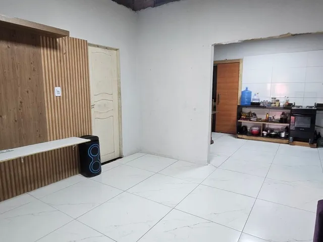 Imagem 11: Casa com Sala Ampla, Garagem e Espaço Comercial na Passagem Bom Jesus