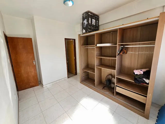 Imagem 16: Apartamento Amplo Semimobiliado com 3 Quartos no Guanabara