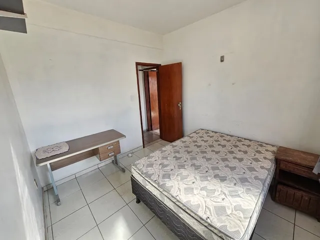 Imagem 12: Apartamento Amplo Semimobiliado com 3 Quartos no Guanabara