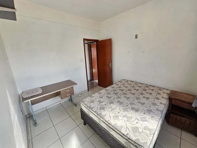 Imagem 2: Apartamento Amplo Semimobiliado com 3 Quartos no Guanabara