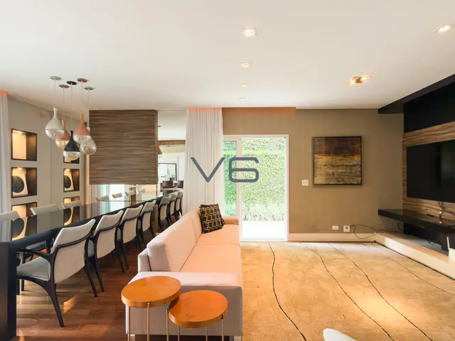 Imagem 2: Casa Alto Padrão com 456,65m² privativos, 3 quartos, 4 vagas de garagem, no Centro
