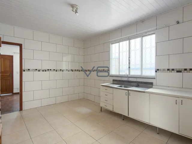 Imagem 11: Casa Padrão de Rua com 95m² privativos, 2 quartos, 4 vagas de garagem, no Seminário
