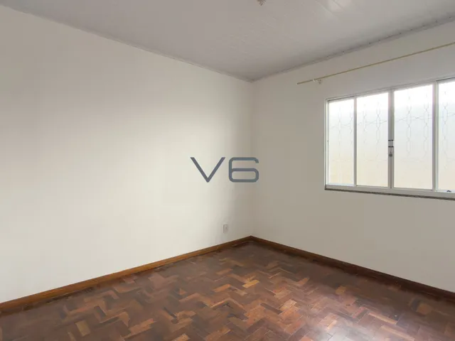 Imagem 9: Casa Padrão de Rua com 95m² privativos, 2 quartos, 4 vagas de garagem, no Seminário