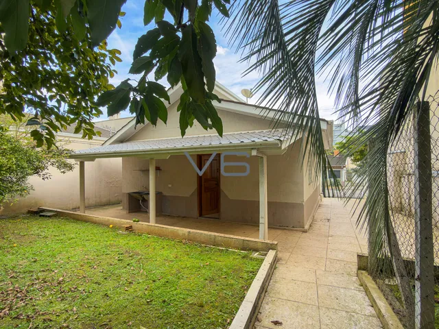 Imagem 10: Casa Padrão de Rua com 95m² privativos, 2 quartos, 4 vagas de garagem, no Seminário